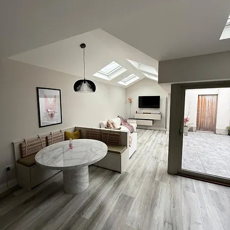 別荘 4 Bedroom In Dublin4 *