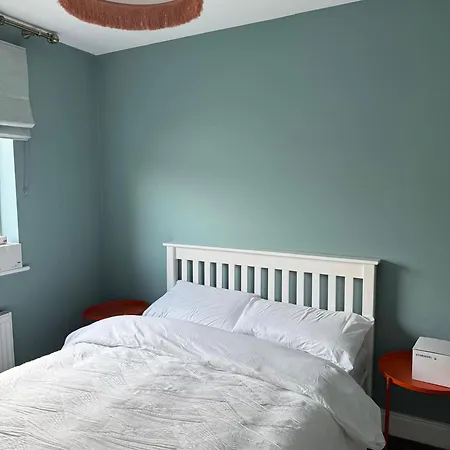 Nyaraló 4 Bedroom In Dublin4 Dublin